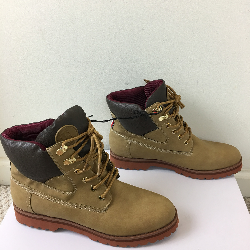 NEW Tommy HIlfiger Womens Boots Sz 10 M Tan Brown